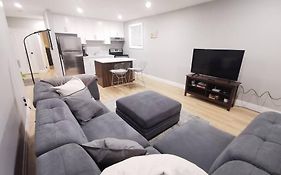 Modern 1 Bedroom Apartment In Wortley Village